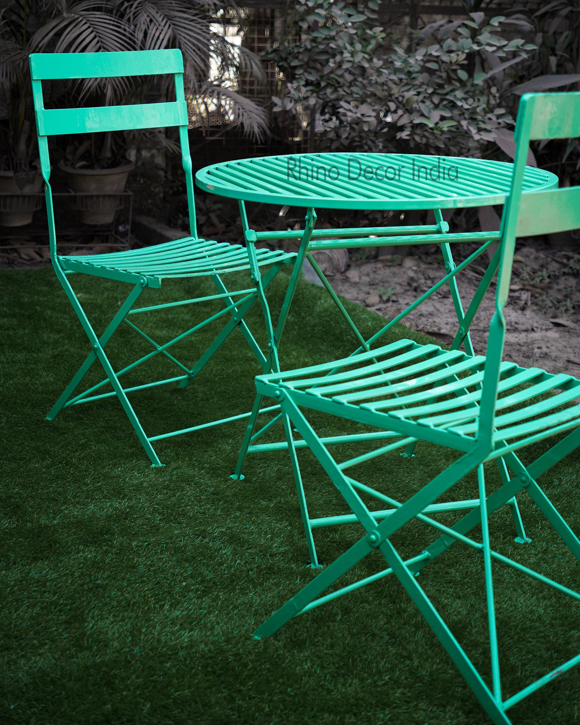Green metal folding chairs hotsell